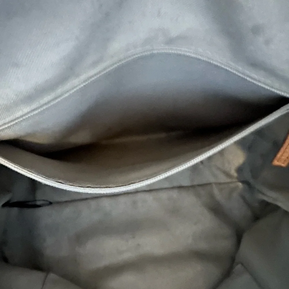 American Leather Company Camel Brown Zip Closure Medium Size handbag Purse. - Picture 10 of 15
